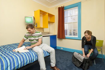 Jolly Swagman Backpackers - Accommodation Sunshine Coast 14