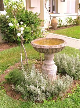 Admiral Collingwood Lodge - Accommodation Sunshine Coast 0