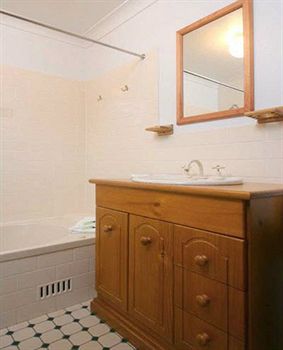 Barrington Wilderness Cedar Lodge Accommodation - Accommodation Sunshine Coast 9