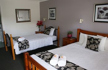 Riverside Motel - Accommodation Sunshine Coast 1