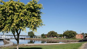 Riverside Motel - Accommodation Sunshine Coast 2