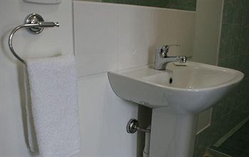 Riverside Motel - Accommodation Sunshine Coast 3