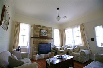 Singletons Retreat - Accommodation Sunshine Coast 8