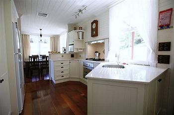 Singletons Retreat - Accommodation Sunshine Coast 11