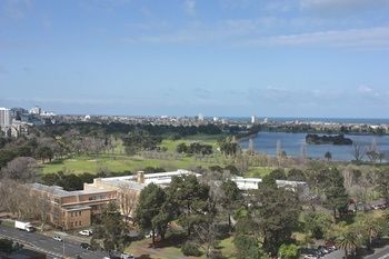 Apartments Melbourne Domain - South Melbourne - Accommodation Sunshine Coast 0