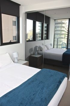 Apartments Melbourne Domain - South Melbourne - Accommodation Sunshine Coast 3