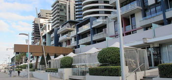 Apartments Melbourne Domain - Docklands - Accommodation Sunshine Coast 5