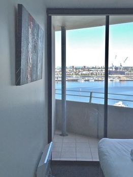 Apartments Melbourne Domain - Docklands - Accommodation Sunshine Coast 7