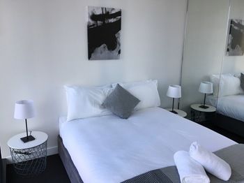 Apartments Melbourne Domain - Docklands - Accommodation Sunshine Coast 60