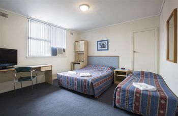 Brown Jug Inn Hotel - Accommodation Sunshine Coast 4