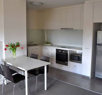 Albert Road Serviced Apartments - Accommodation Sunshine Coast 4