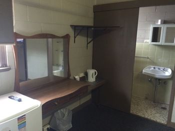 Golfview Hotel - Accommodation Sunshine Coast 2