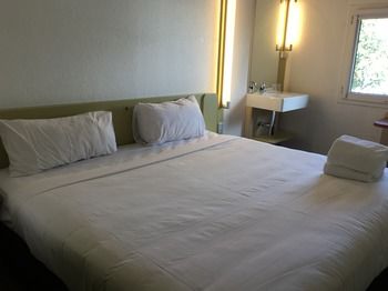 Ibis Budget St Peters - Accommodation Sunshine Coast 1