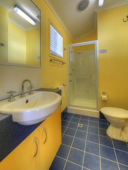 Alex Beach Cabins - Accommodation Sunshine Coast 2