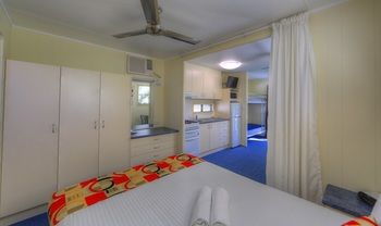 Alex Beach Cabins - Accommodation Sunshine Coast 26