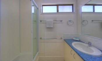 Alex Beach Cabins - Accommodation Sunshine Coast 31