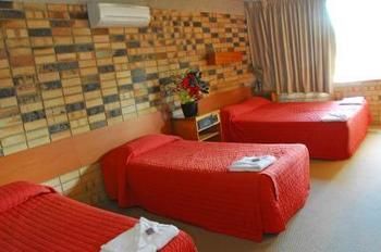 Palms Hotel Motel Chullora - Accommodation Sunshine Coast 0
