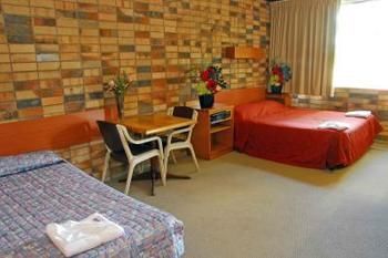 Palms Hotel Motel Chullora - Accommodation Sunshine Coast 1