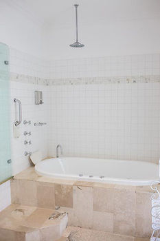 Avoca Valley Bed & Breakfast - Accommodation Sunshine Coast 5