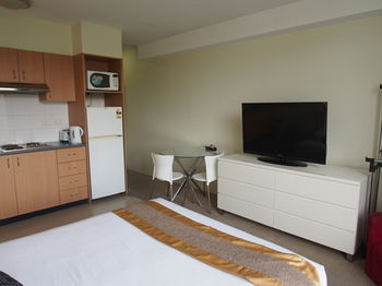 Atelier Serviced Apartments - Accommodation Sunshine Coast 6
