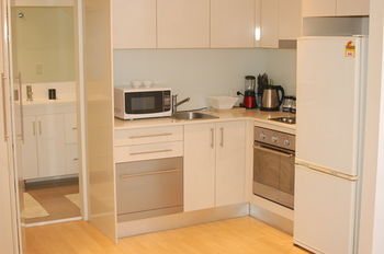 Darling Harbour Apartment - Accommodation Sunshine Coast 2