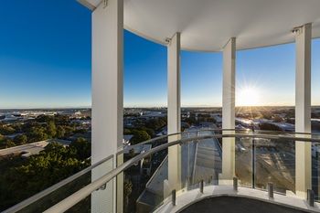 Meriton Serviced Apartments Sydney Airport - Accommodation Sunshine Coast 3