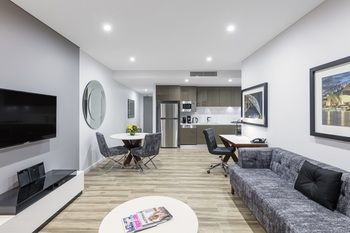 Meriton Serviced Apartments Sydney Airport - Accommodation Sunshine Coast 7