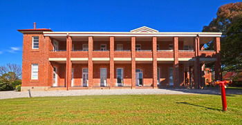 The Hallows Accommodation - Accommodation Sunshine Coast 4