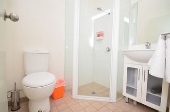 The Hallows Accommodation - Accommodation Sunshine Coast 6