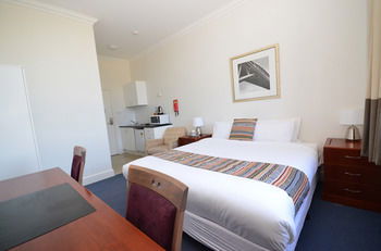 The Hallows Accommodation - Accommodation Sunshine Coast 10
