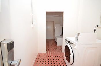 The Hallows Accommodation - Accommodation Sunshine Coast 20