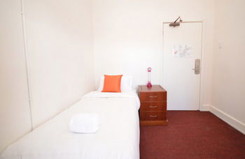 The Hallows Accommodation - Accommodation Sunshine Coast 22