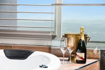 Altitude On Montville - Accommodation Sunshine Coast 30