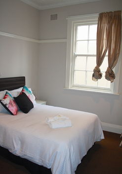 Annandale Hotel - Accommodation Sunshine Coast 8