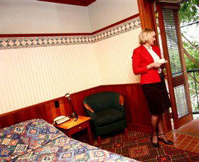 Manly Hotel, The - Accommodation Sunshine Coast 3