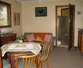 Lyrebird Cottage - Accommodation Sunshine Coast 1