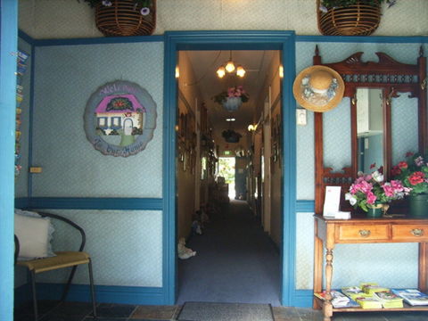 Annie's Shandon Inn - Accommodation Sunshine Coast 1