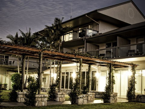 Mercure Clear Mountain Lodge Spa And Vineyard - Accommodation Sunshine Coast 2