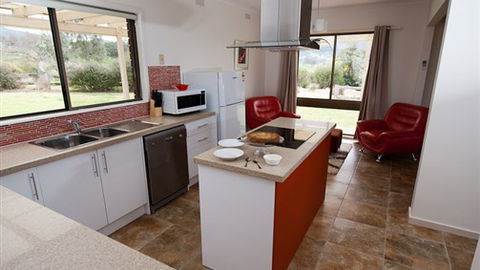 Sweetwater Stays Rural Retreat - Accommodation Sunshine Coast 2