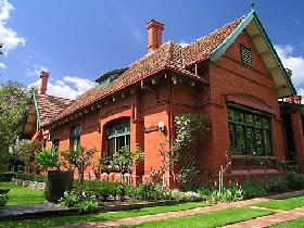Buxton Manor - George Lowe Esquire Apartment - Accommodation Sunshine Coast 0