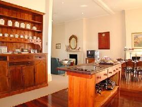 The Fire Station Inn - Residency Penthouse - Accommodation Sunshine Coast 2