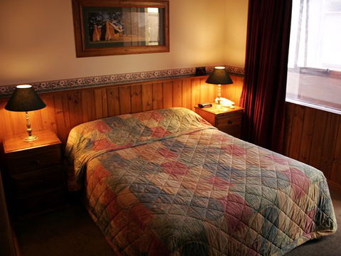 Astor Motor Inn - Accommodation Sunshine Coast 0