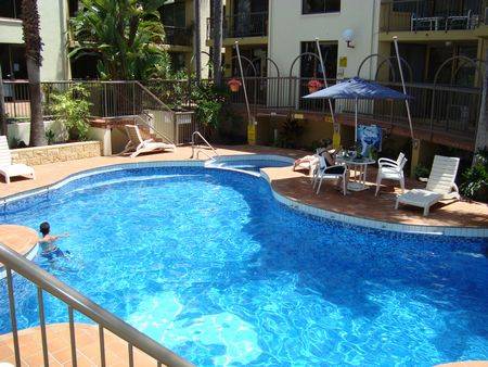 Aussie Resort - Accommodation Sunshine Coast 3