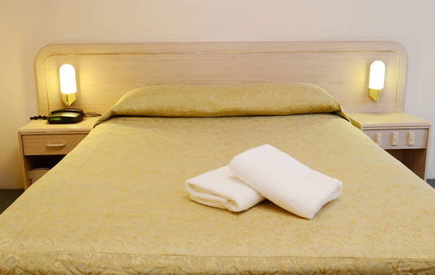 Motel 10 - Accommodation Sunshine Coast 1