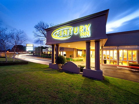 Century Inn - Accommodation Sunshine Coast 0