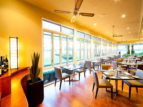 Century Inn - Accommodation Sunshine Coast 1