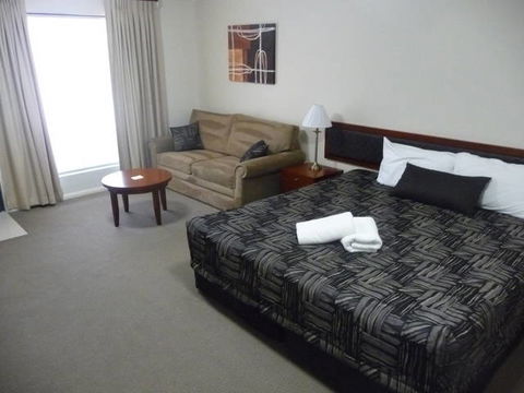 Club Motel - Accommodation Sunshine Coast 2