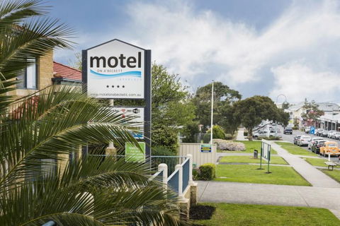 Motel On A Beckett - Accommodation Sunshine Coast 8