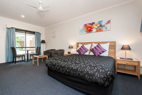 Motel On A Beckett - Accommodation Sunshine Coast 3