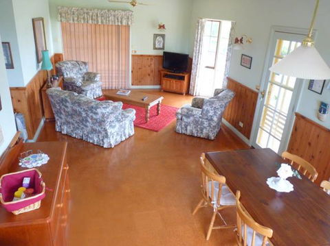 Glenbar Cottage - Accommodation Sunshine Coast 1